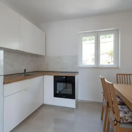 Apartment Anamarija Ploce *