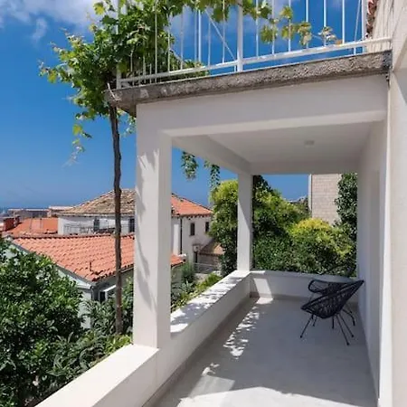 Anamarija Ploce Apartment *